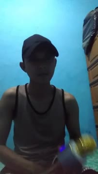 prkenalkan nama saya robi dari bogor, yg tak memiliki bakat menyanyi tapi ingin mencoba menyalurkan hobi brnyani #hotlook