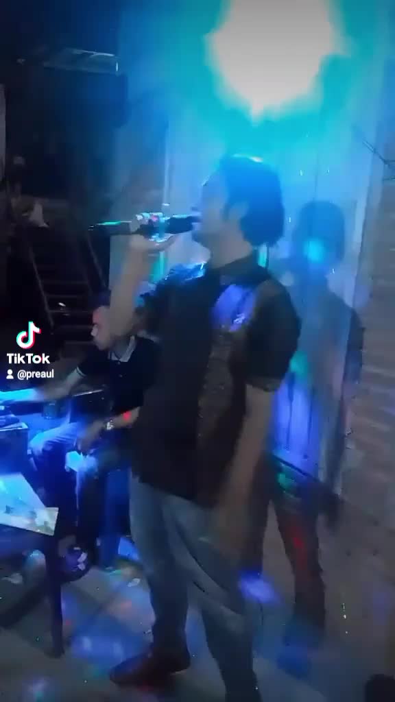 nyanyi rock judi