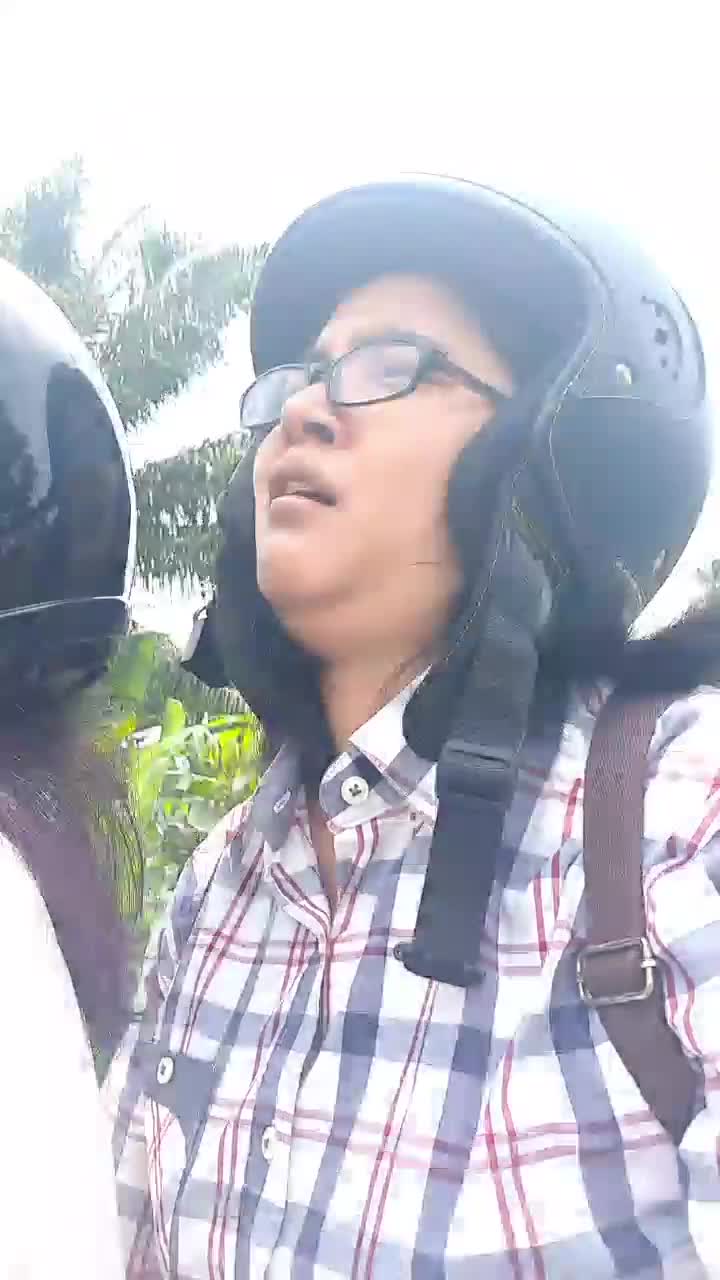 ongkos pun udah ga adak. ini aja numpang