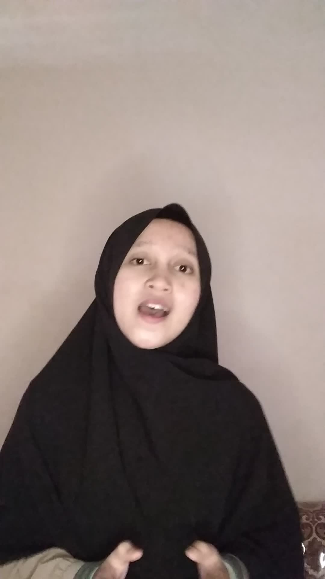 Assalamualaikum, Nama : Sarah Azizah_22tahun_Cilacap Jawa Tengah_Aisyah Istri Rasulullah
