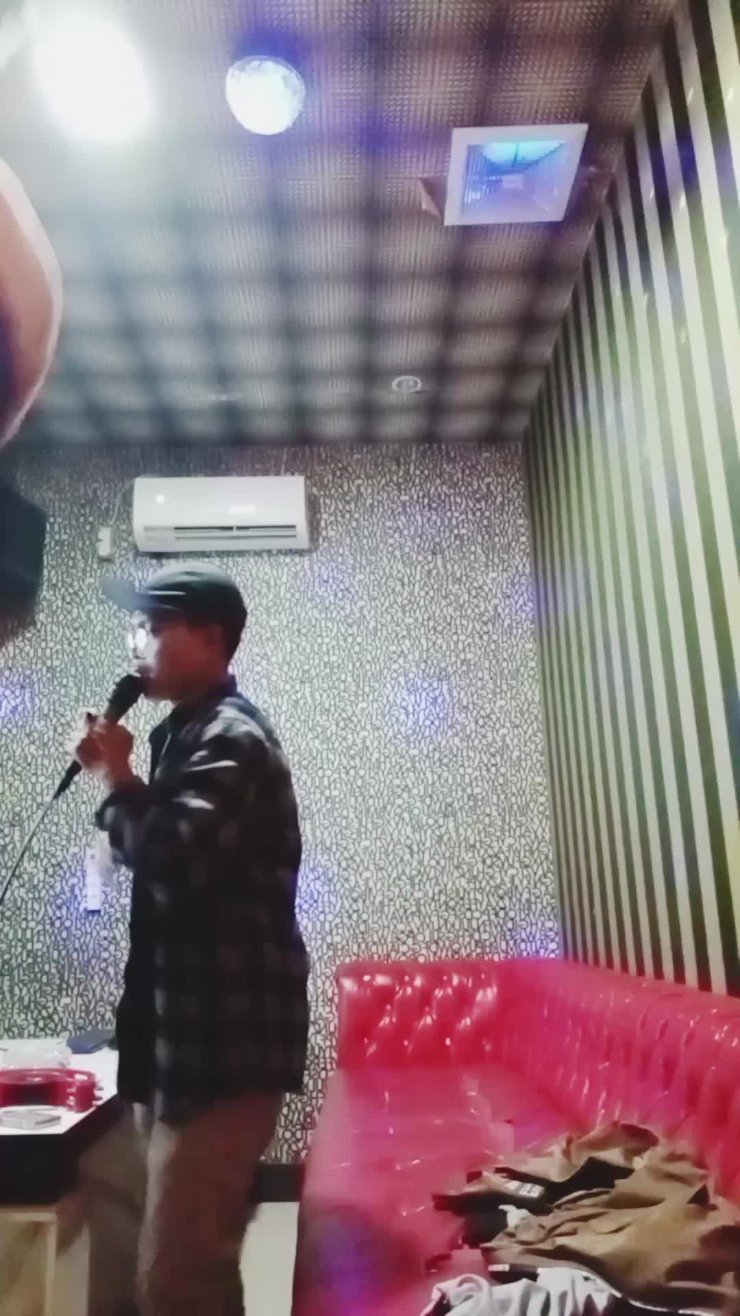Rikhi Rikardi,23th, Lubuklinggau Sumatera Selatan,song.liku liku,