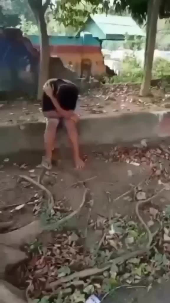 ketawanya nular banget