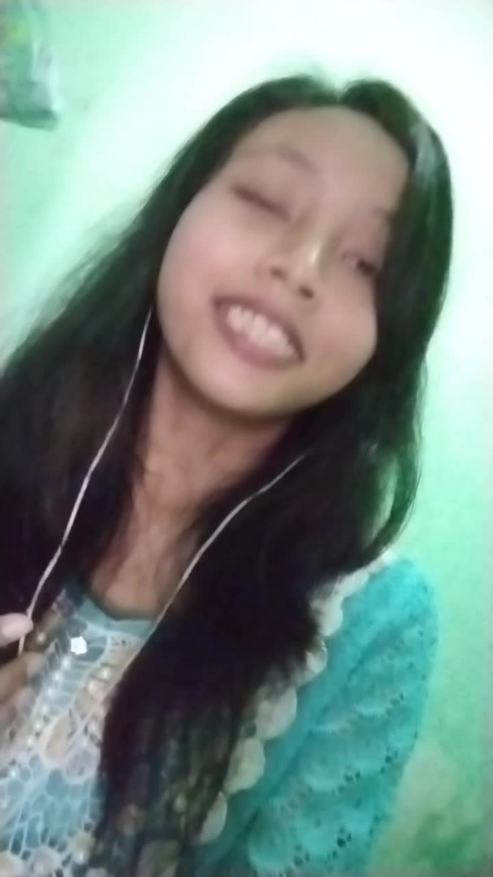 Nama: anis williya safitri usia: 21thn asal daerah: nganjuk jatim judul lagu: menyulam kain yang rapuh #Online audition KDI 2021