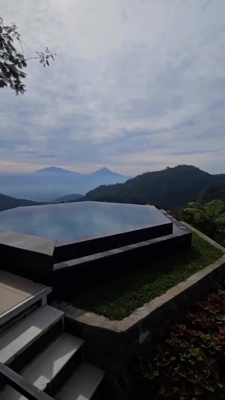 Namanya Villane Tumpeng, berada di Kulon Progo, Jogjakarta salah satu tempat staycation dengan view menakjubkan