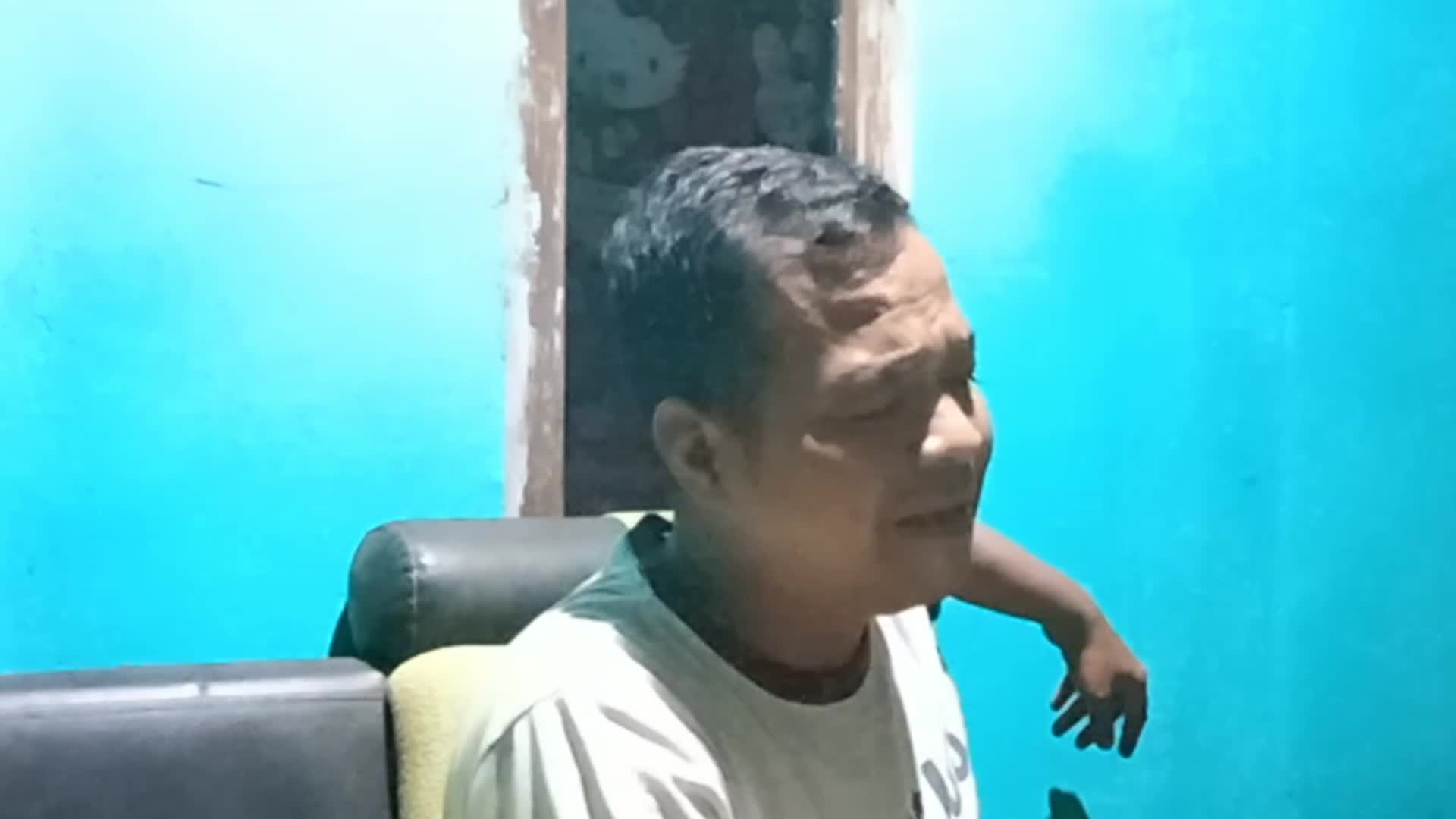 Holiday nya dirumah aja,,,, sambil nyanyi eeh masang antena wwkwkkwk