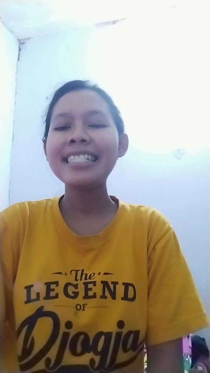 TINBS  Nama:Fina Dwi Rusdiana Kota:Blitar Umur:22tahun Judul lagu: Secawan madu #theindonesiannextbigstar.