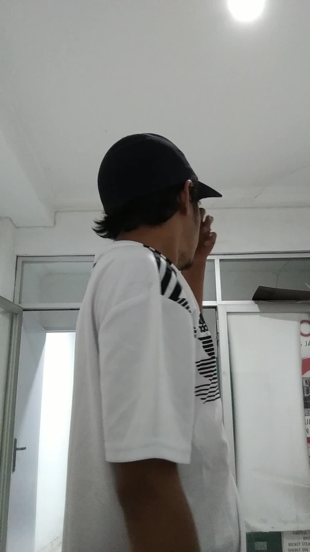 HAMDANI 32 TAHUN ASAL BANDUNG ENGKAULAH TAKDIRKU...