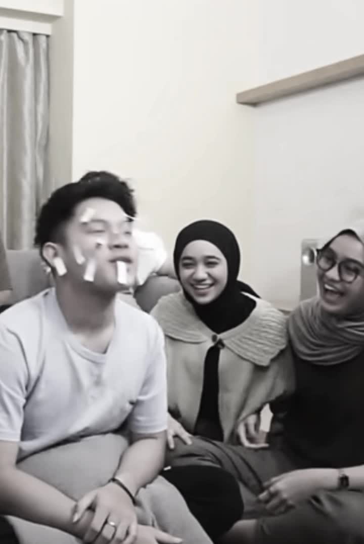 Anartupa dengan babeh dan mamihnya