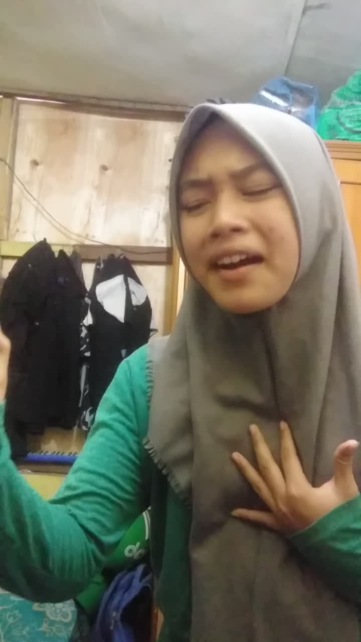 Nama suci ramadhani umur 14Judul lagu Payung Hitam. @Risingstardangdut @Officialmnctv@officialrcti #onlineauditionrisingstarindonesiadangdut