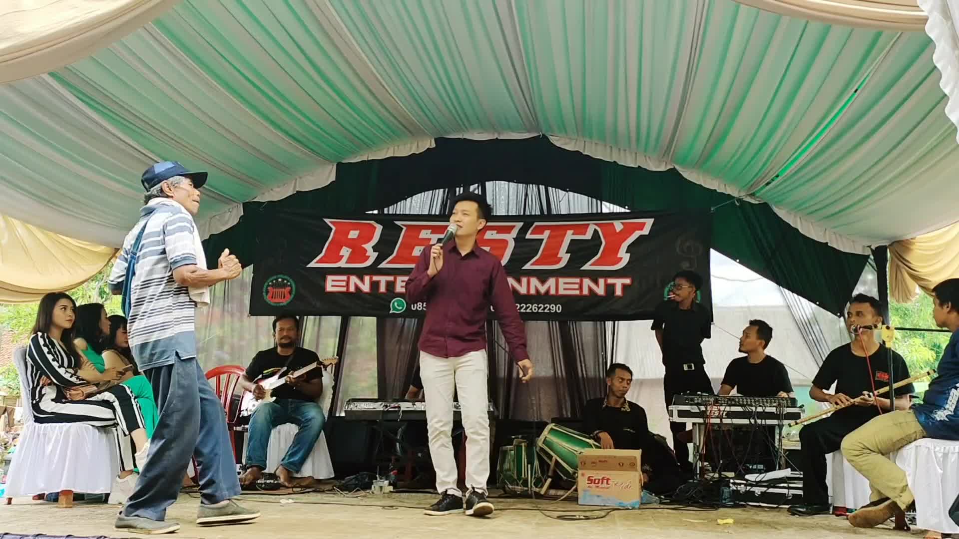 Nama : Asep Saepul Hakim . Nama Panggilan : Acong . Umur : 29 . Asal : Garut #OnlineAuditionRisingStarIndonesiaDangdut