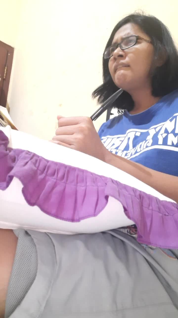 ampun dahh punya temen kayak si Kiki 🤦‍♀️🥱
