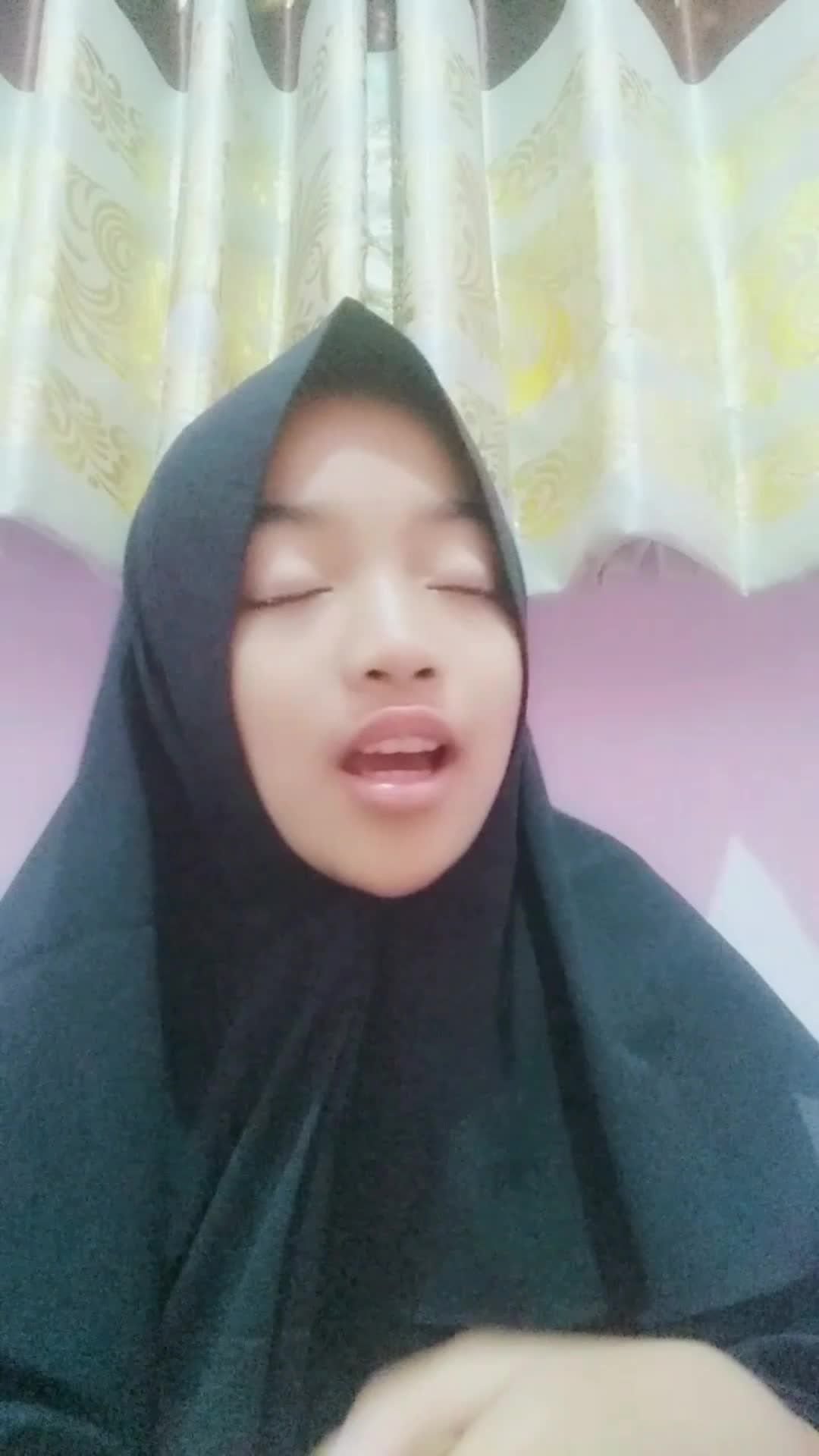 assalamualaikum......saya marsya naura azaria_asal dari Kota Garut_shalawat saikhona.....semoga dengan memperbanyak bershalawat 