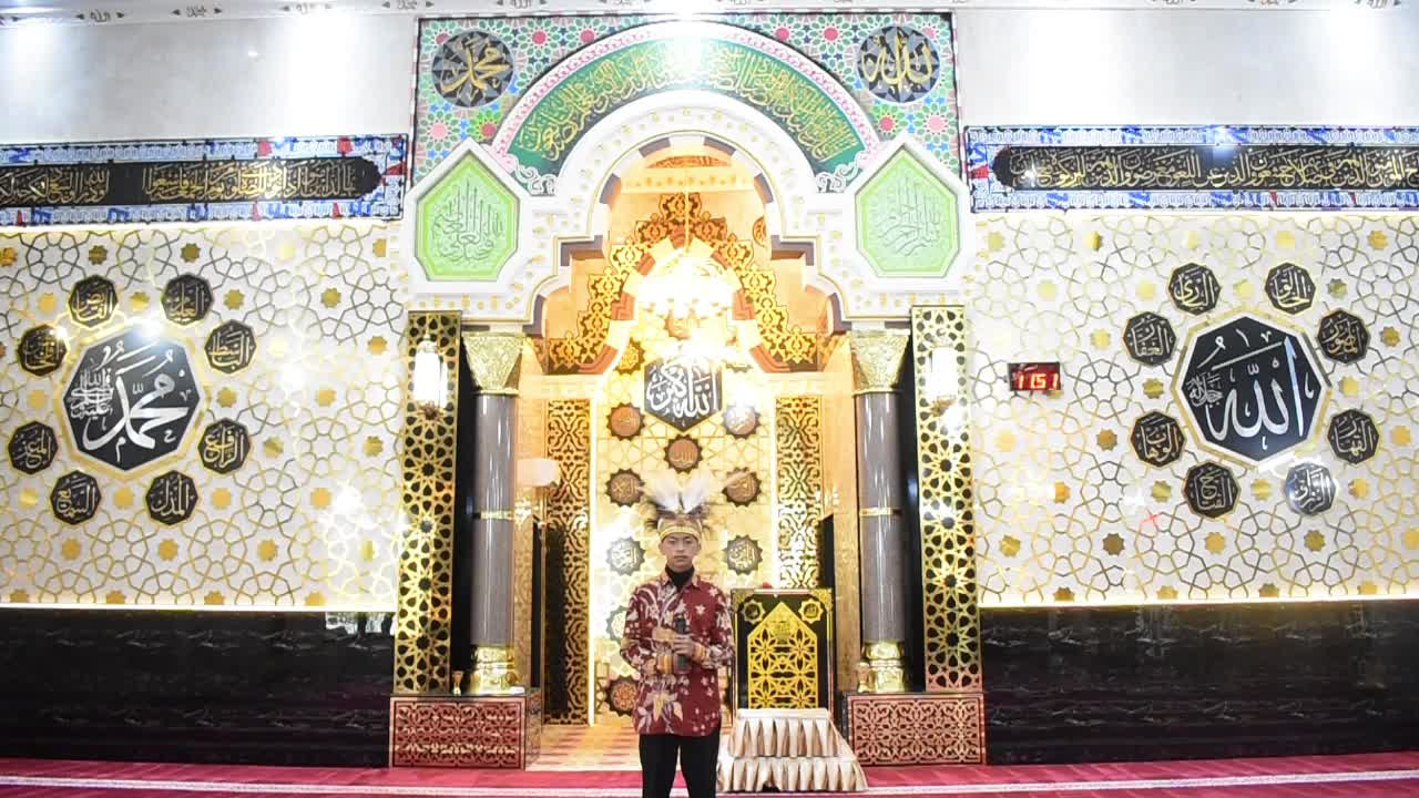 Nama: SYAHRIR RAMZY MOKOGINTA,Usia:16 Tahun,Asal: MAN KOTA SORONG.PAPUA BARAT,Lagu: Ummi Tsumma Ummi. Syiar Melalui Syair #voiceoframadangtv