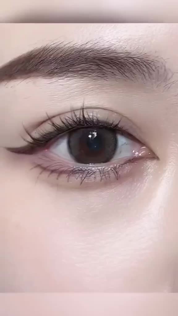 Eye liner tutorial!