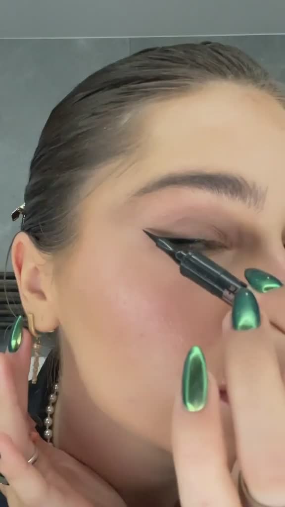 cara gampang bikin eyeliner