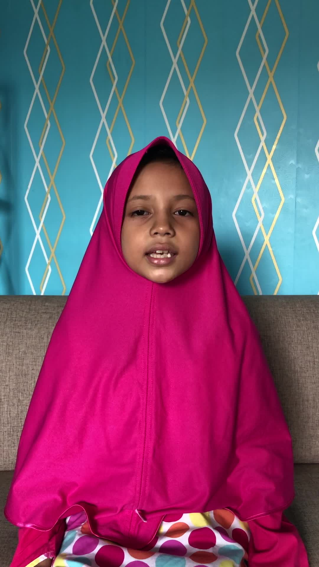 Namaku Nashwa. Mohon doa dan dukungannya ya semoga lolos ke babak berikutnya. Aamiin