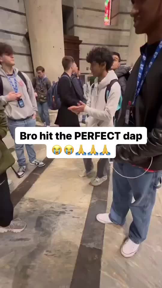 tepukan yang sangat nyaring