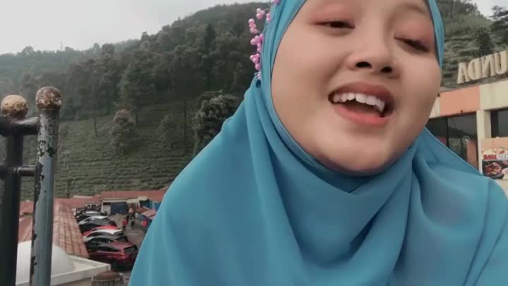 Assalamu’alaykum..
Perkenalkan saya Azkia Aulia Fitra Soedarman, saya ber