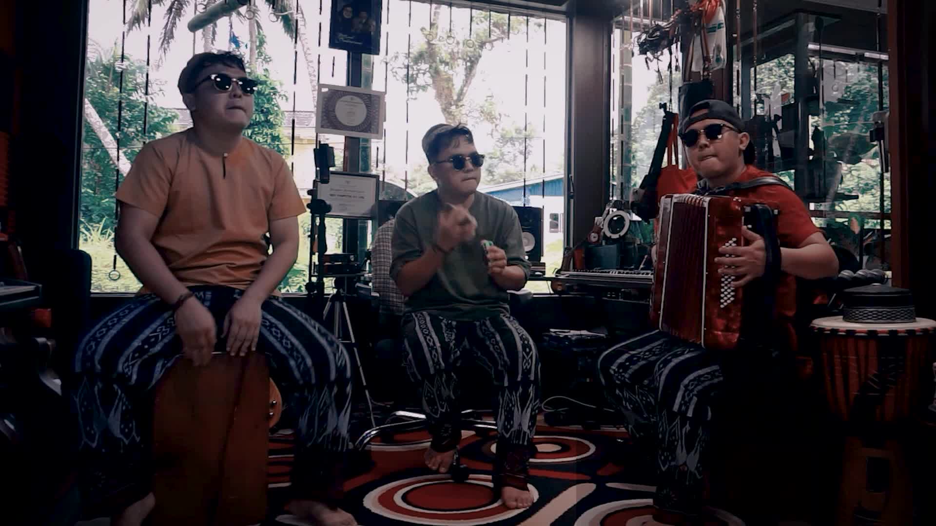 Kumau Dia (Cover) Andmesh Kamaleng , Oji , Tanjungpinang, #rozisyaputra #Showmeyourvoicetop50 #SMYV