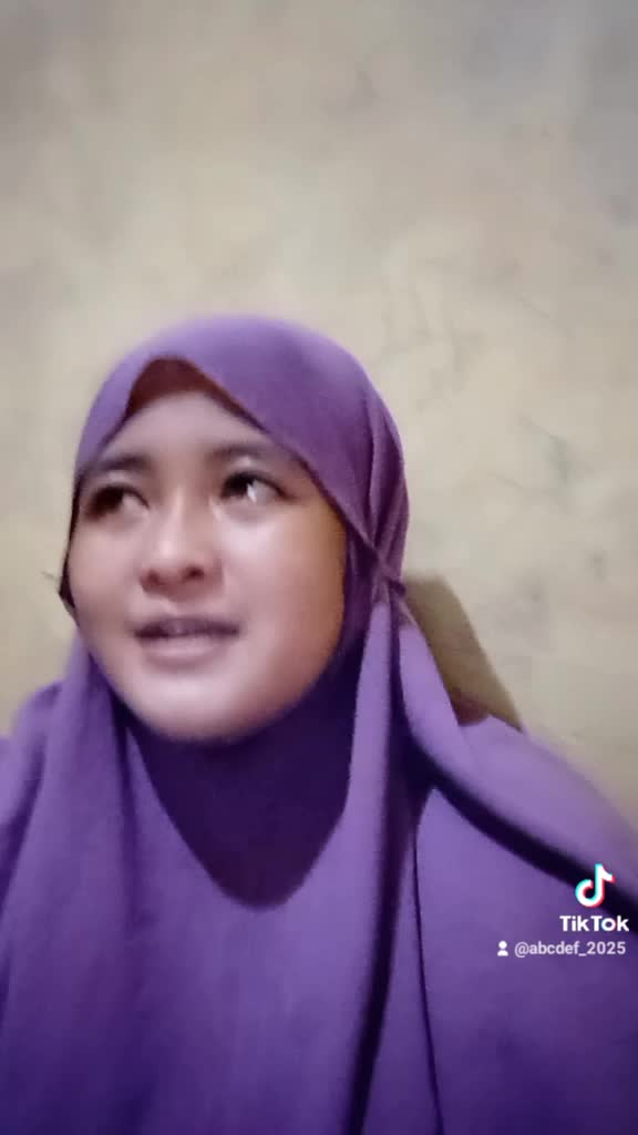 Nama : Alfie Hanifah  Umur : 20thn  Email : Alfnhnfh@gmail.com  Kota Asal : Rajeg Tangerang  Lagu : Alif ba ta sa (Wali) 