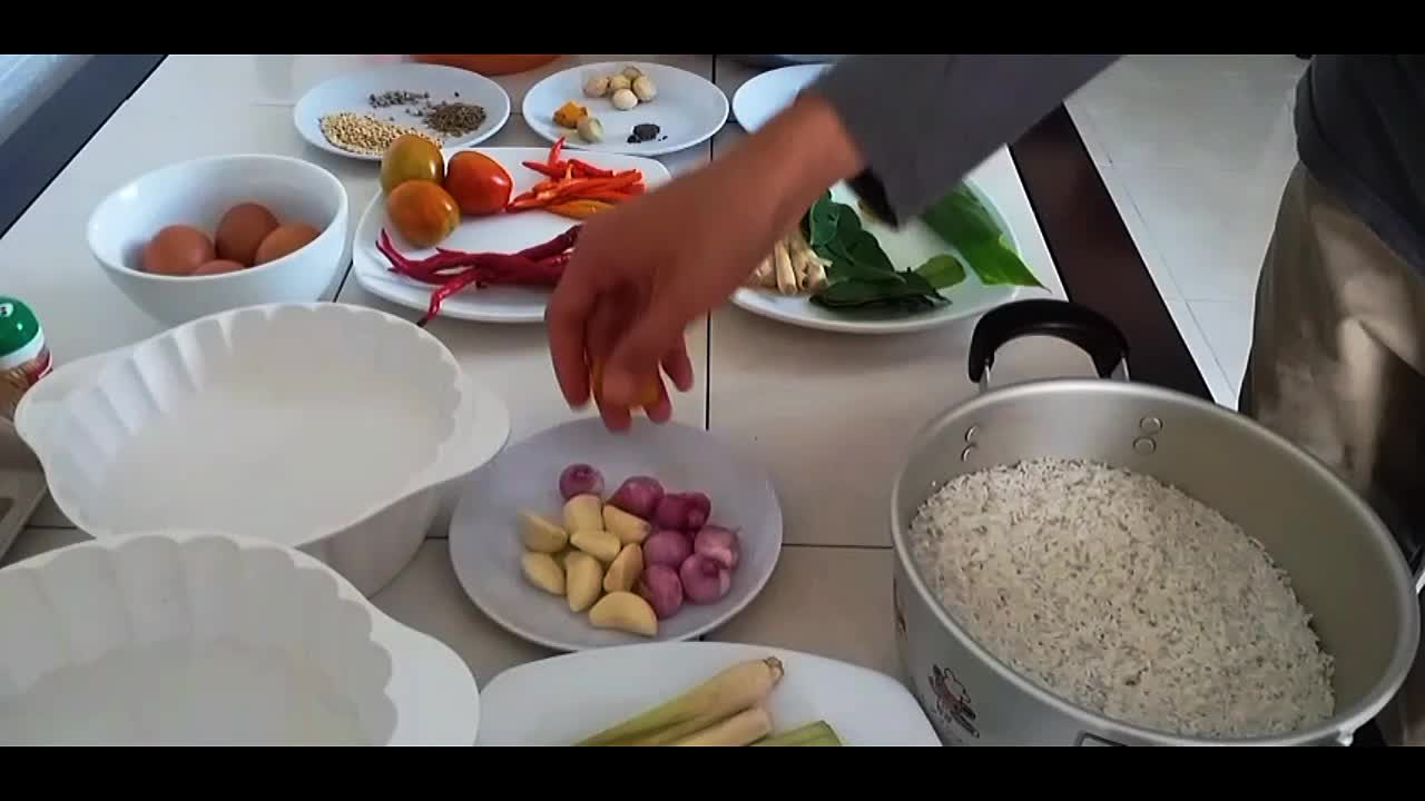 ALDI SEPTIADI ABDILLAH | 21 TAHUN| GORONTALO | NASI KUNING DENGAN AYAM BUMBU MERAH DAN SAMBAL TERASI | 081356666045 |#onlineauditionmci9
