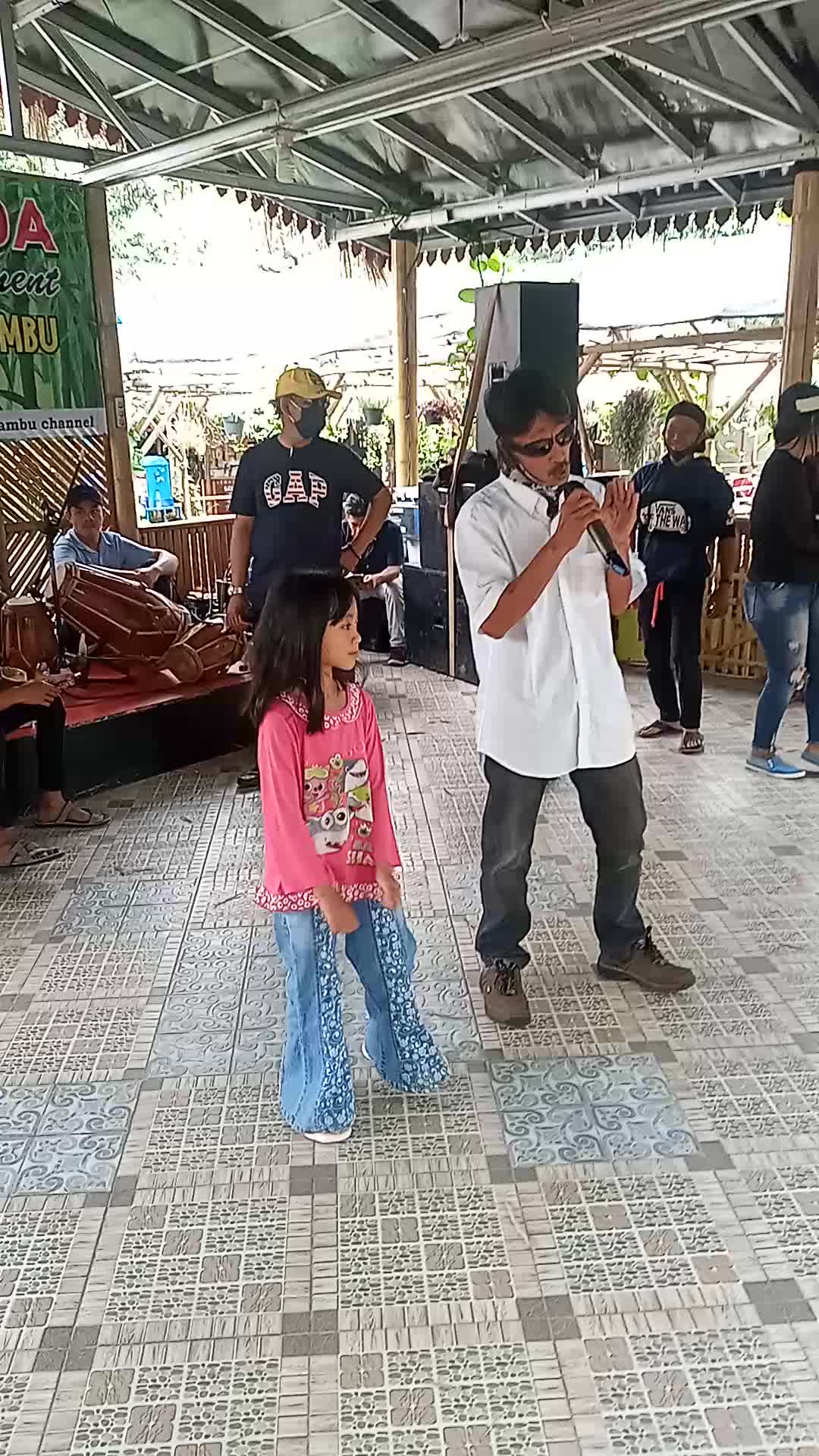 wisata saung bambu