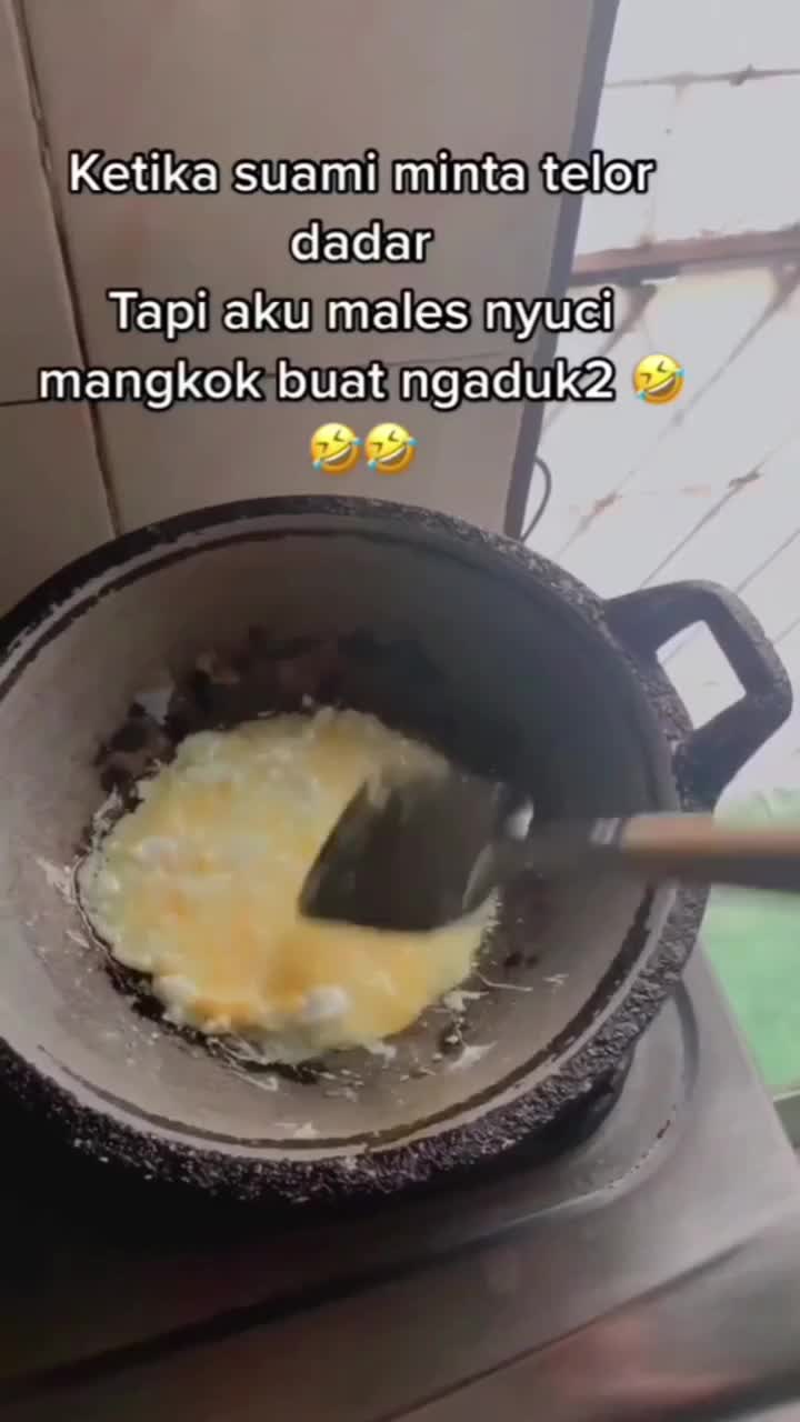 Telur Dadar Tanpa Diaduk Di Mangkok