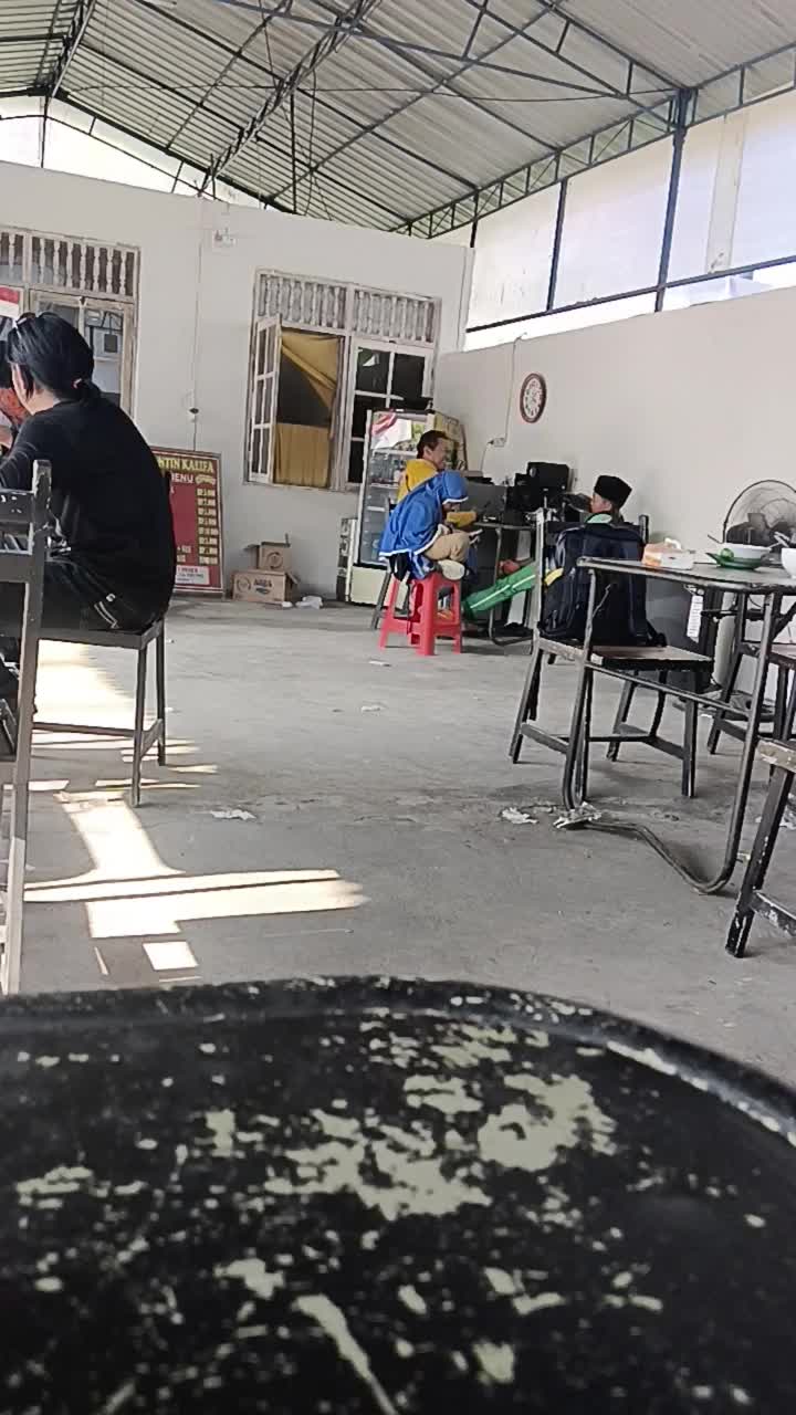 lagi santai coy.. 🥰