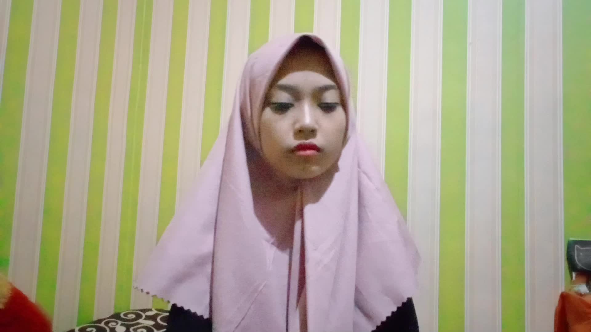 "LISANI BIHAMDILLAH"_Reina Aufiannisa_Asal Prov Bali_umur 16thn (Denpasar,21 Juni 2004)_ingin menambah pengalaman dan mengembangkan hobi
