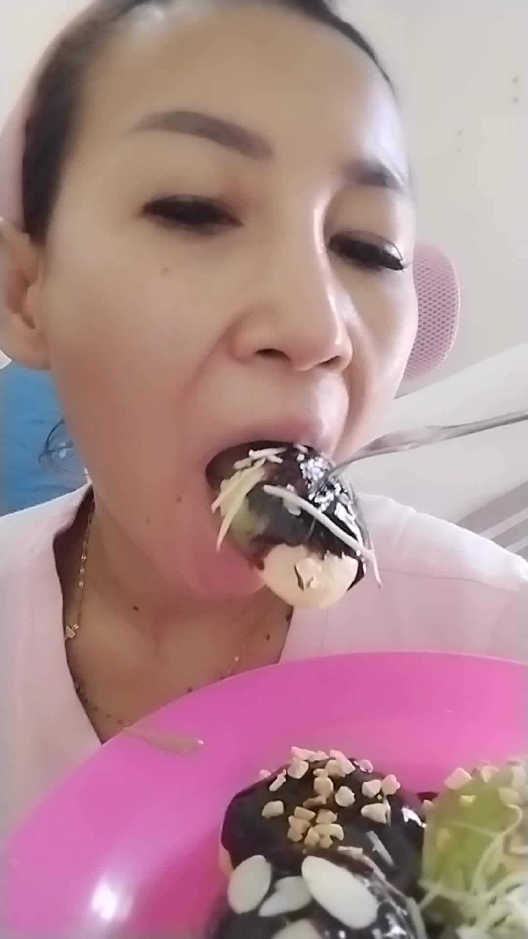 hi All juri MCI11 please Pilihlah ak Jdi kontestan untuknmengikuti Challenge MCIsesaion11ini.Krna Ak Biasa masak apa aja 🙏🏻☺️