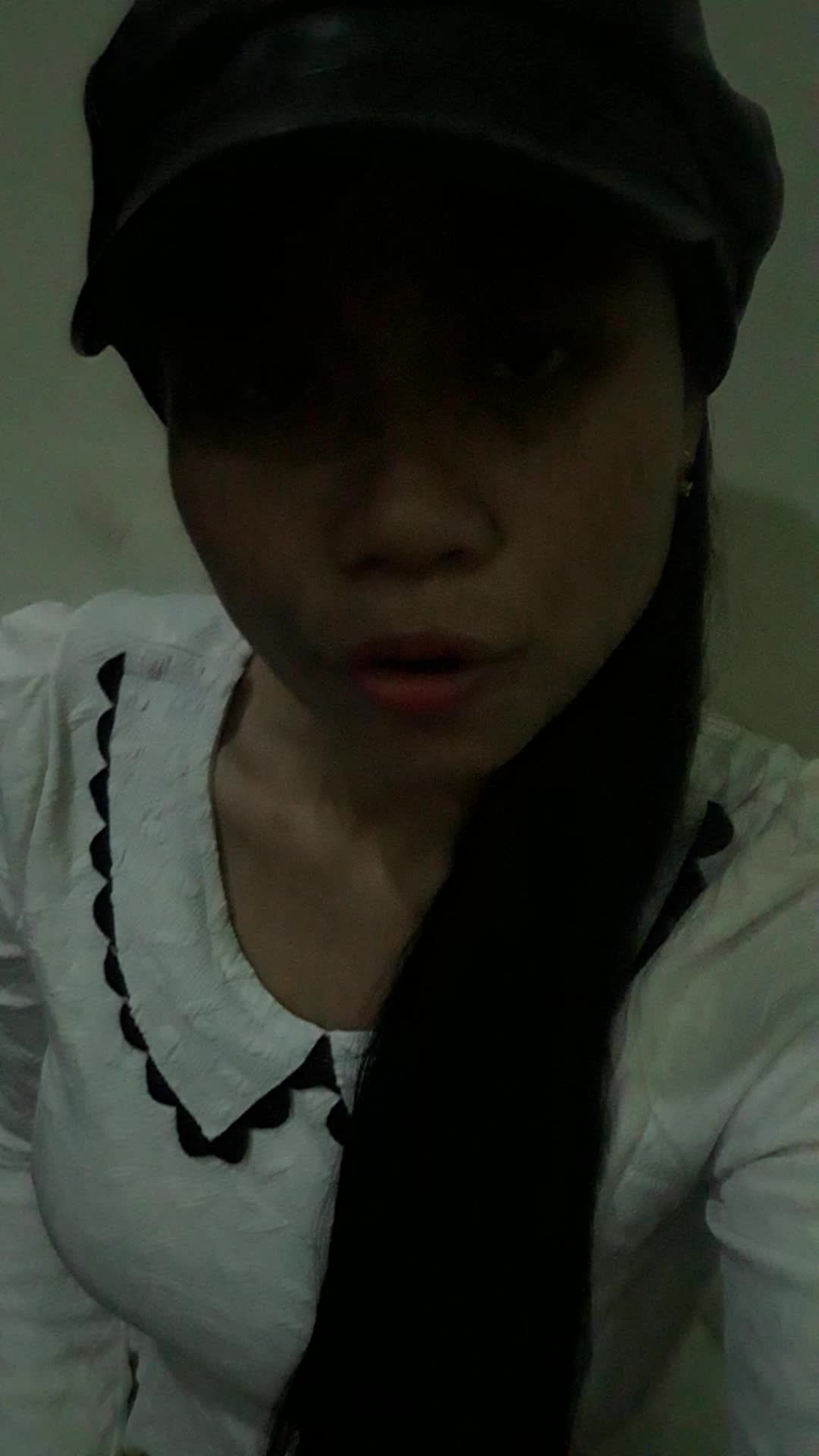 nama:fitri nurul qotimah umur:30th asal:kediri judul lagu:layang kangen