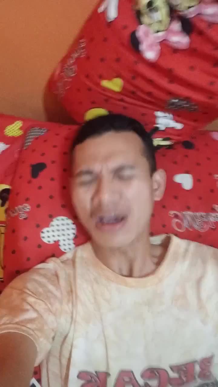udah ah pandang pandangan nya akwk