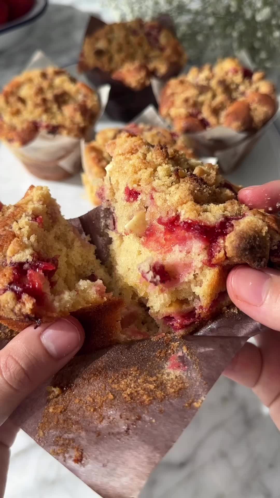 Cara bikin strawberry & cream muffin