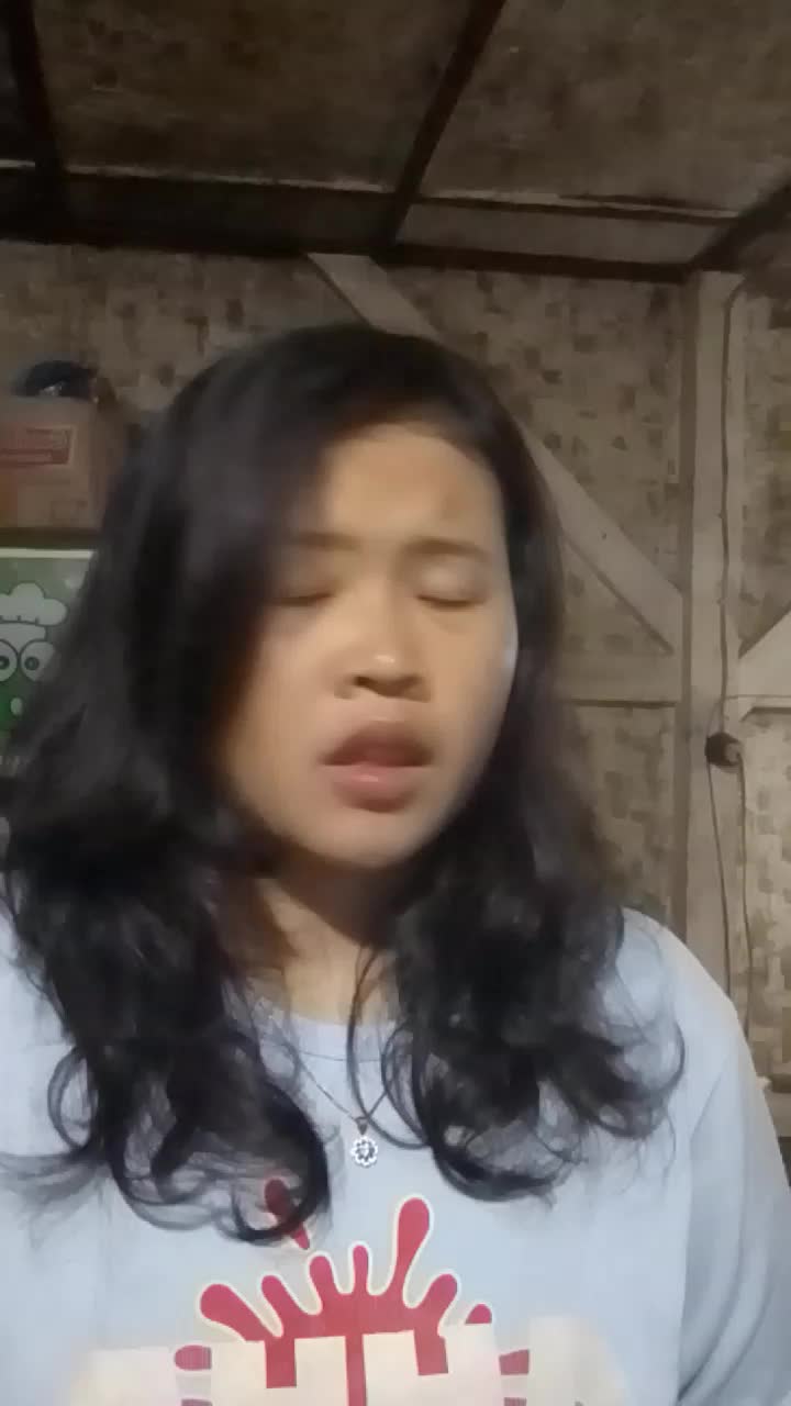 di tanya malah geleng geleng 