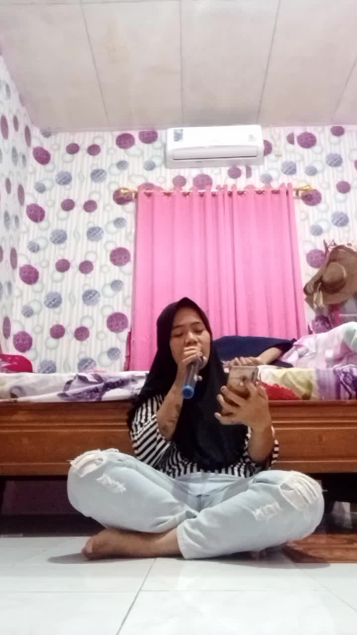Eka Wulandari muslimin 25 thun.jalan datar.sulawesi tenggara.muna