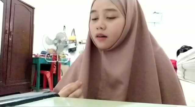 Nama: Citra Handayani
Umur: 20 tahun
Kota Asal: Polewali Mandar Sulawesi Barat
Judul Lagu: Thola'al Badru