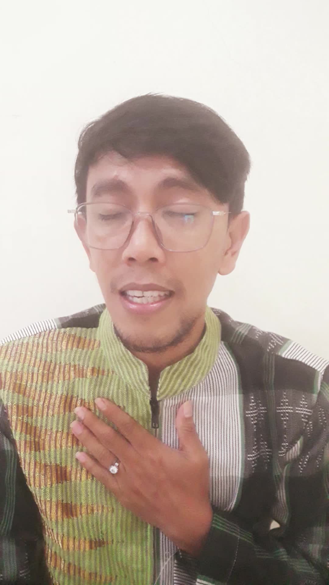 Semoga saya bisa membanggakan Nama Daerah NTB Menjadi Seniman Muda Inspiratif NTB. #ONLINEAUDITIONRISINGSTARINDONESIAD