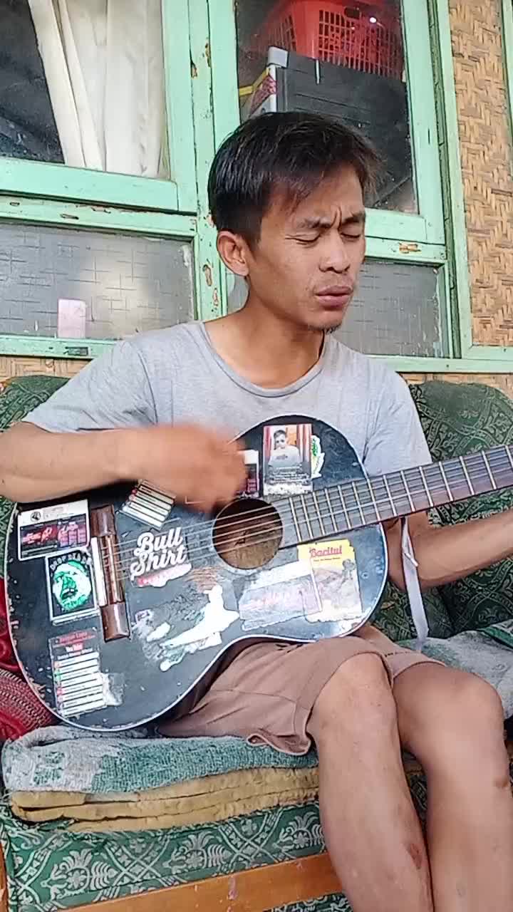 Rohmansyah 29 THN show your voice 4 wa 081384040229