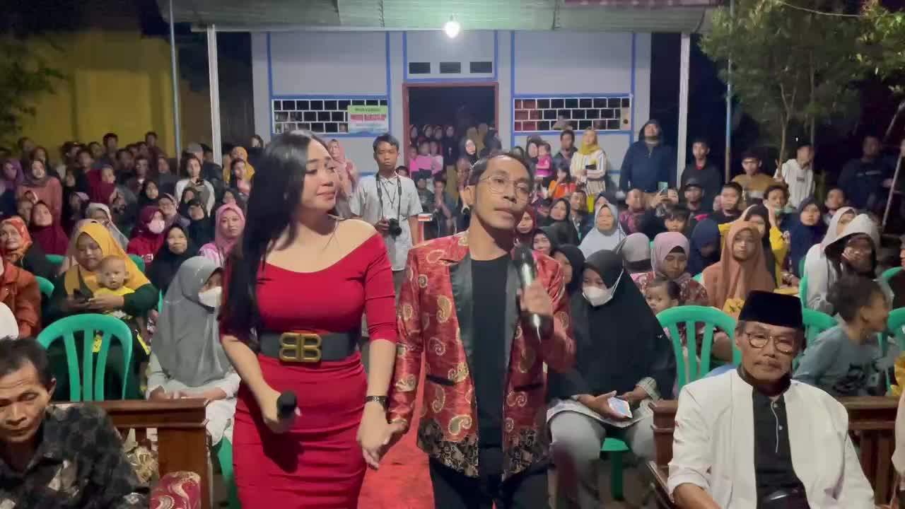 Special Perform di desa sendiri_ Ojo dbandingke_HUT RI ke 77_ Panggung Hiburan Rakyat #RCTIPlus #HomeOfTalent