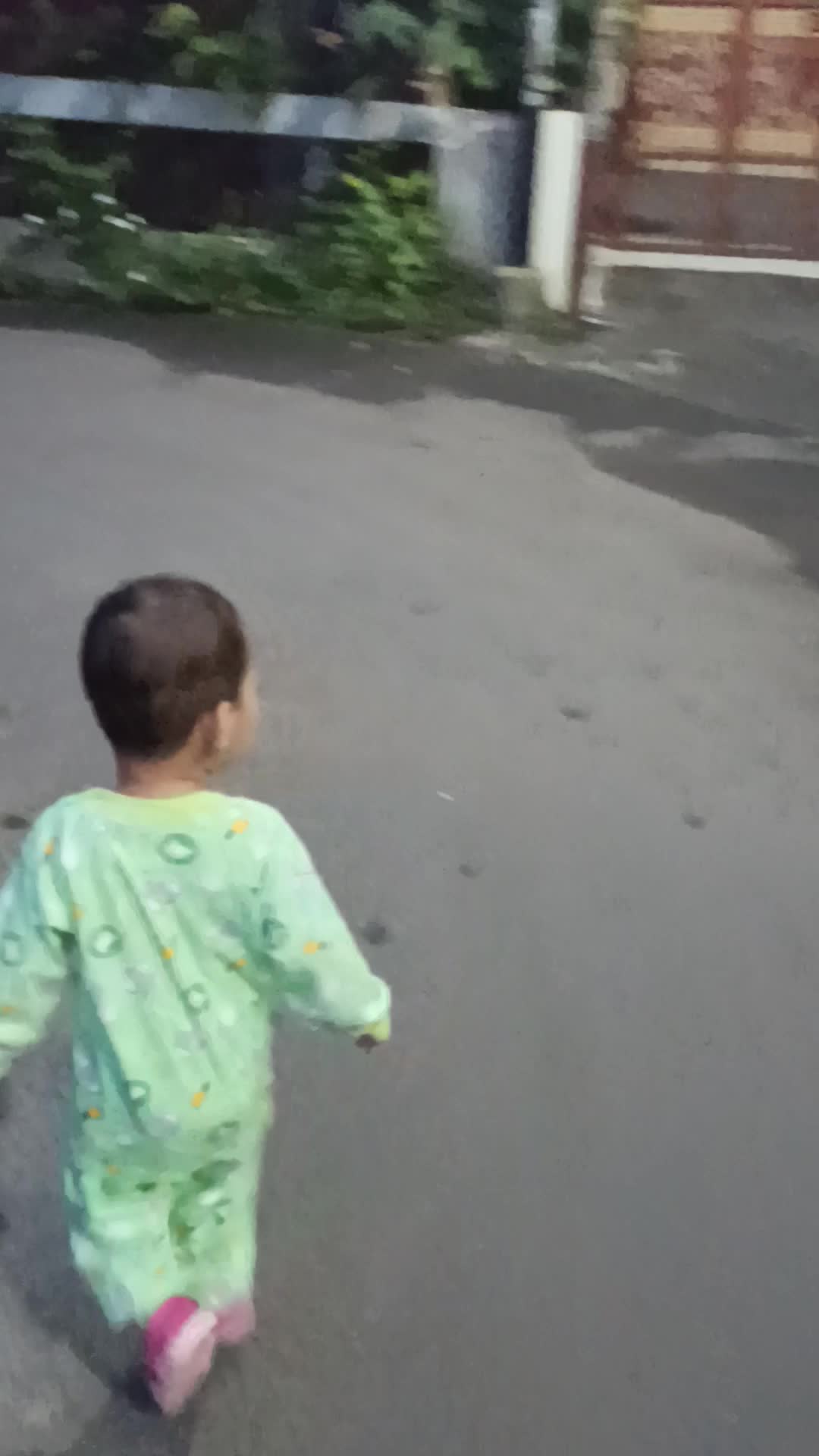 DIA SELALU IKUT CHALLENGE SAMA AYAHNYA.... 