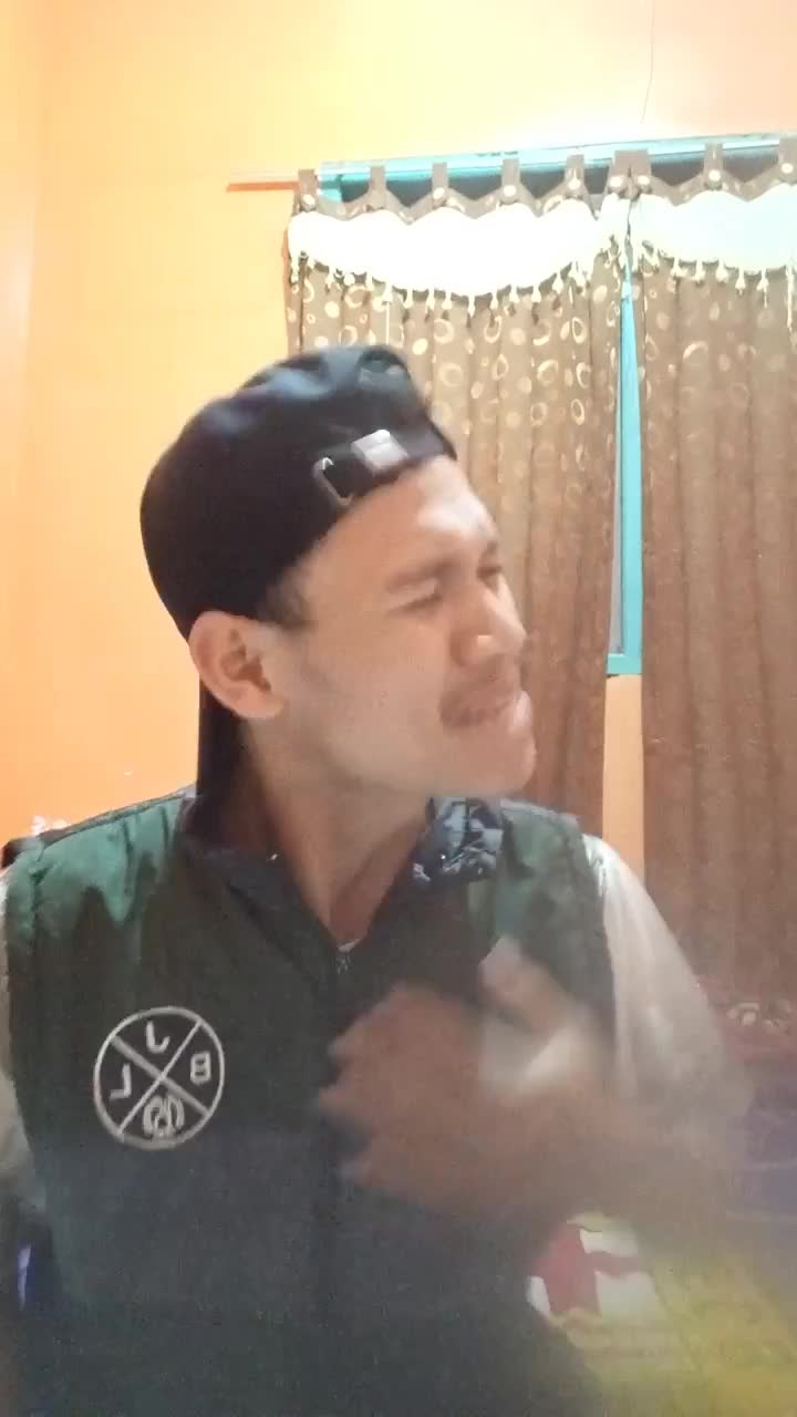 ngakak nya ampe kek orang stress saking gokil nya wkwk