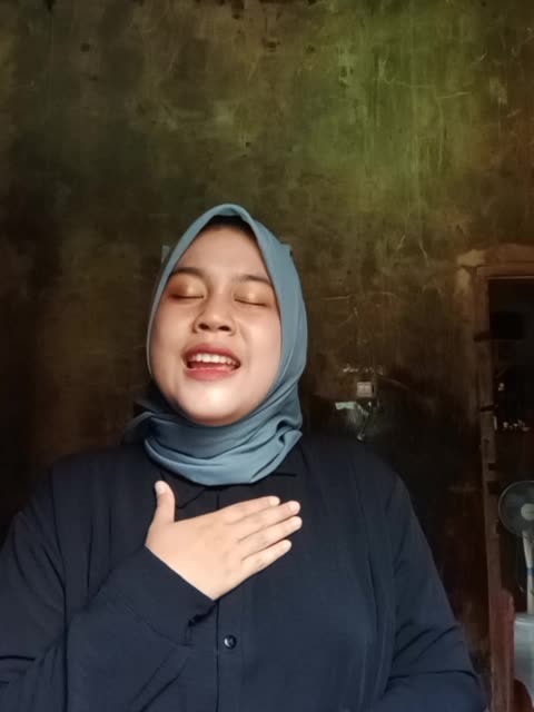 Nama Siti hapipah asal Munjul Pandeglang Banten umur 21 judul lagu sekali seumur hidup 