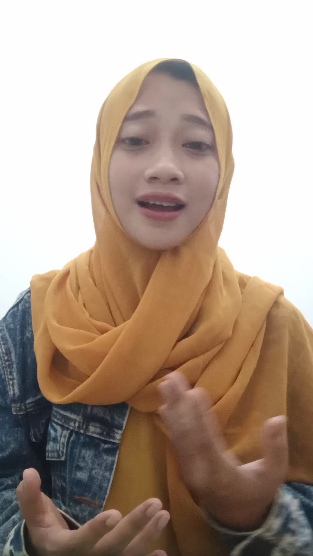nama yesi margareta usia 26 tahun asal situbondo jawa timur , motivasi saya ingin mengikuti rising star untuk bahagikan keluarga kecil saya