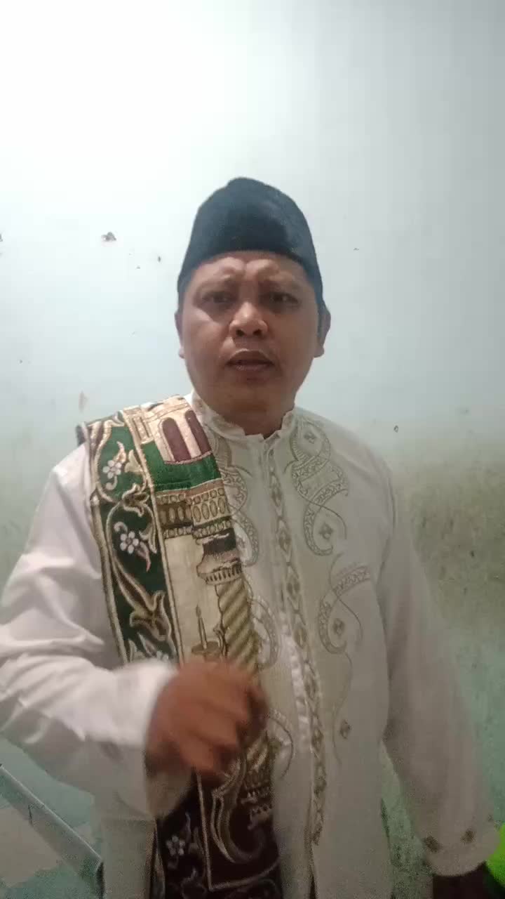 bapak bapak tukang gosip
