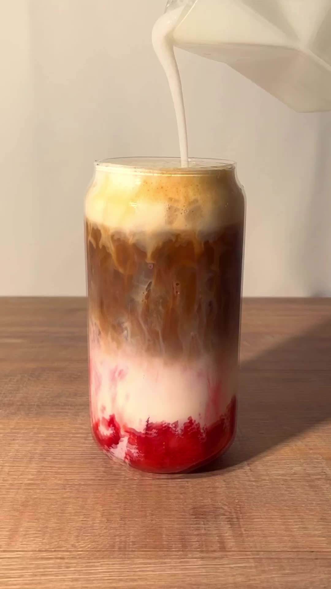 How to make: Strawberry iced latte