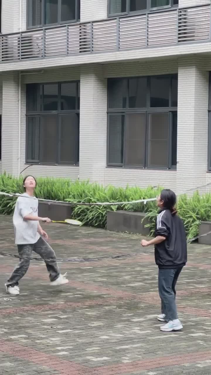 satu raket cukup