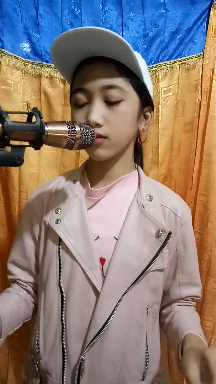 Nama:Anjeli Olivia Issabel Umur:14 Thn Mungkin Hari Esok Atau Nanti,,Doakan Anjeli Ya semoga Anjeli Menang Terima Kasih Teman Teman
