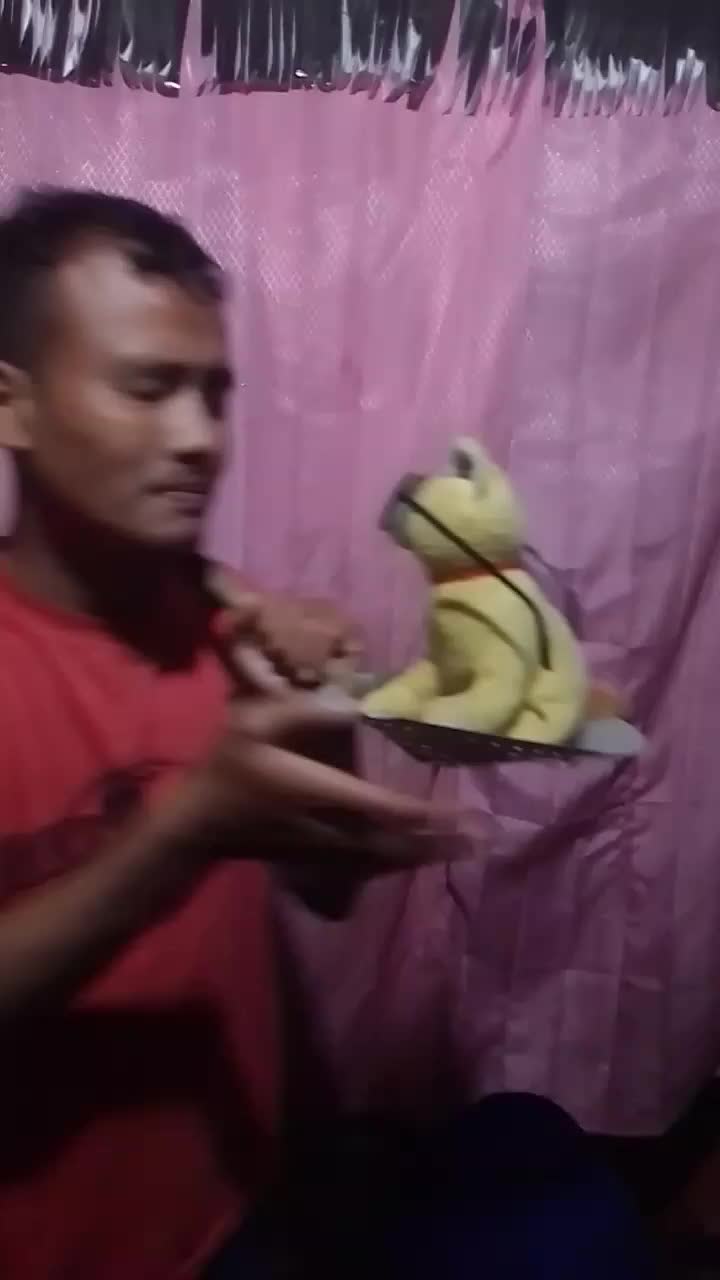 rumah baru kemalingan.HP diambil.  jadi baru aktip lagi. 