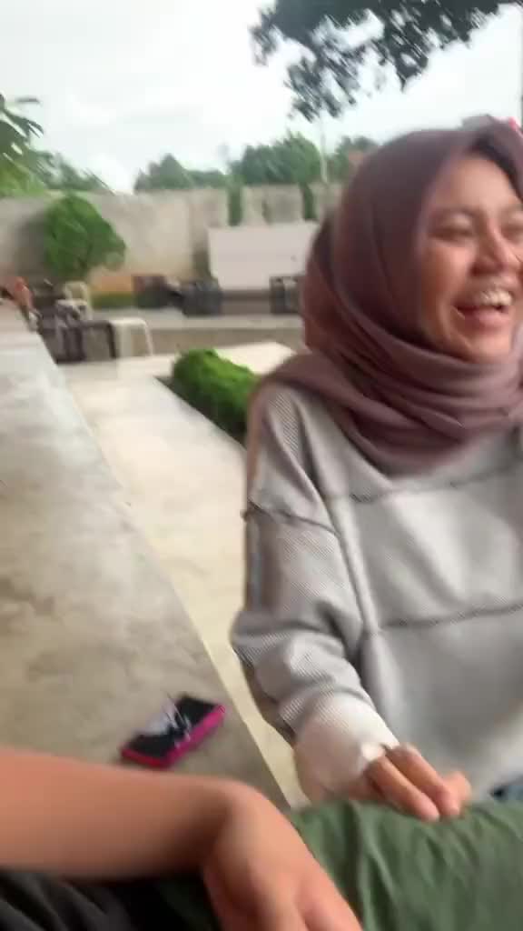 Ngapain itu siang siang