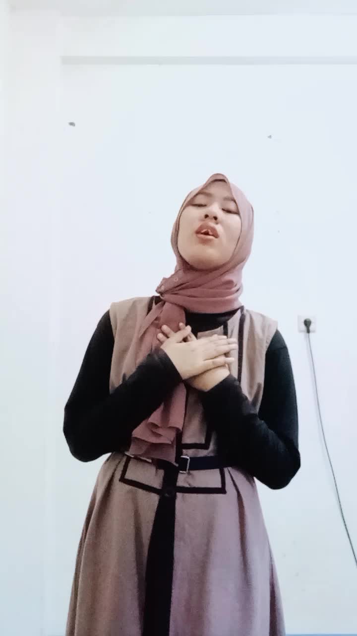 "Ya habibal Qolbi" Elvina Widyaningsih, usia 15 tahun, asal Kota Bogor  